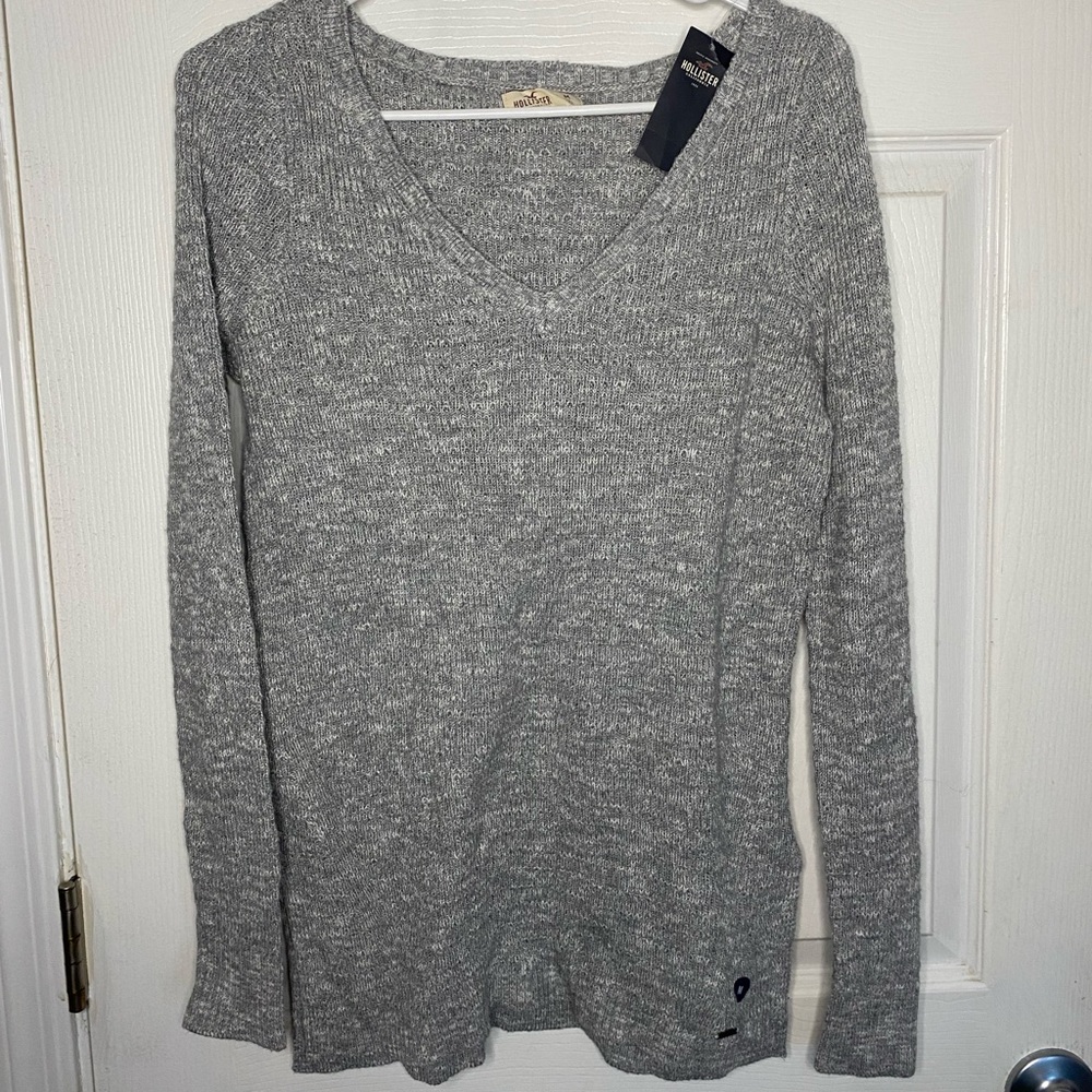 Grey women’s hollister sweater size M